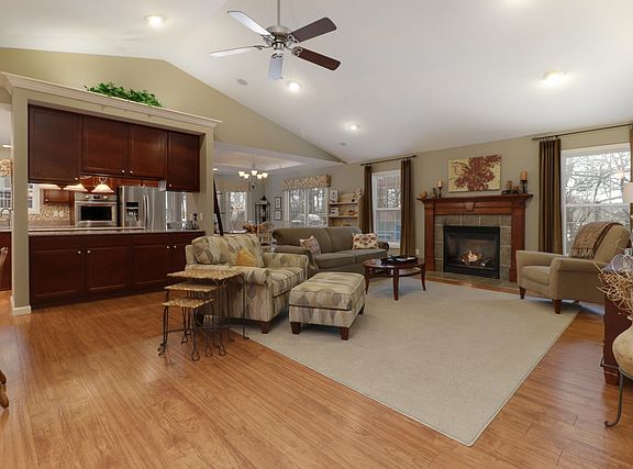 3rd image of 2210 Ridge Creek Dr
