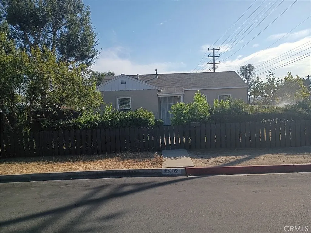 2 bed, 784 sqft, $3,100 — Photo 2