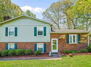 6020 Woodcove Dr, Winston Salem, NC 27104