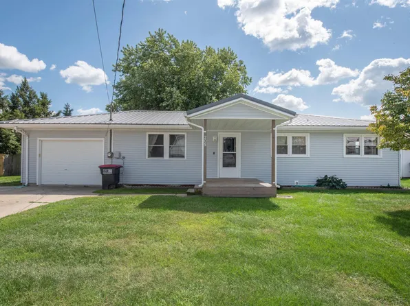 205 E 8th St, Brookston, IN 47923