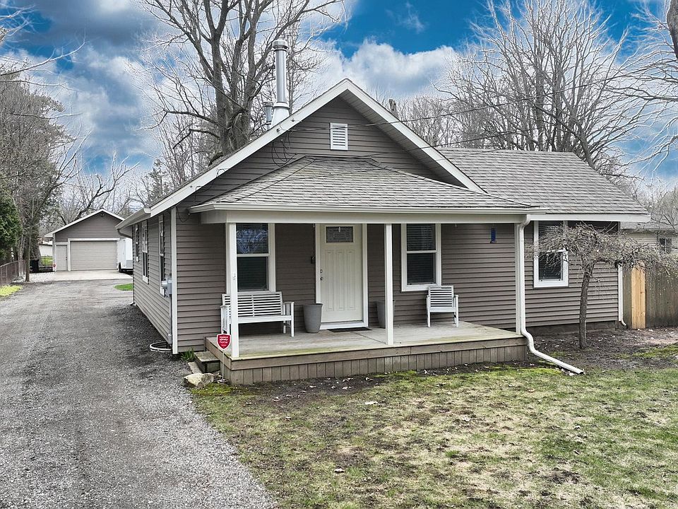 1st image of 2406 Rollins St