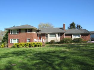 302 Gateswood Rd, Lutherville Timonium, MD 21093