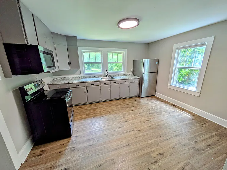 123 W Marion Rd — Photo 4