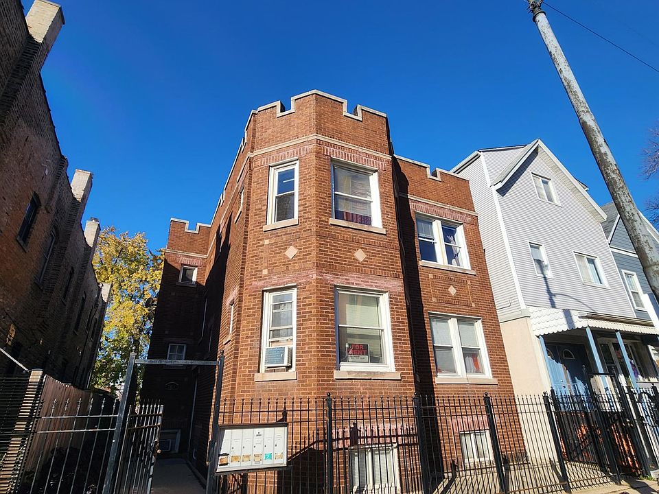 1st image of 3014 N California Ave #2N