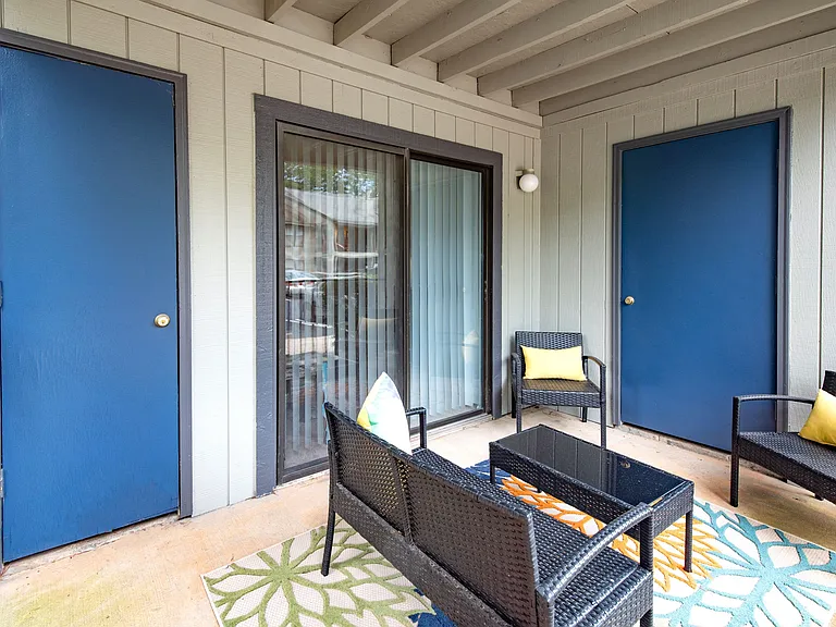 Royal Pines — Photo 23
