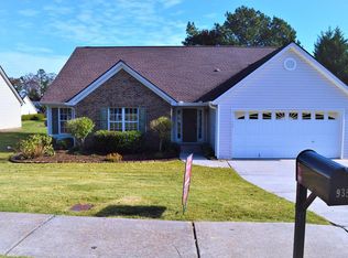935 Harbins View Dr, Dacula, GA