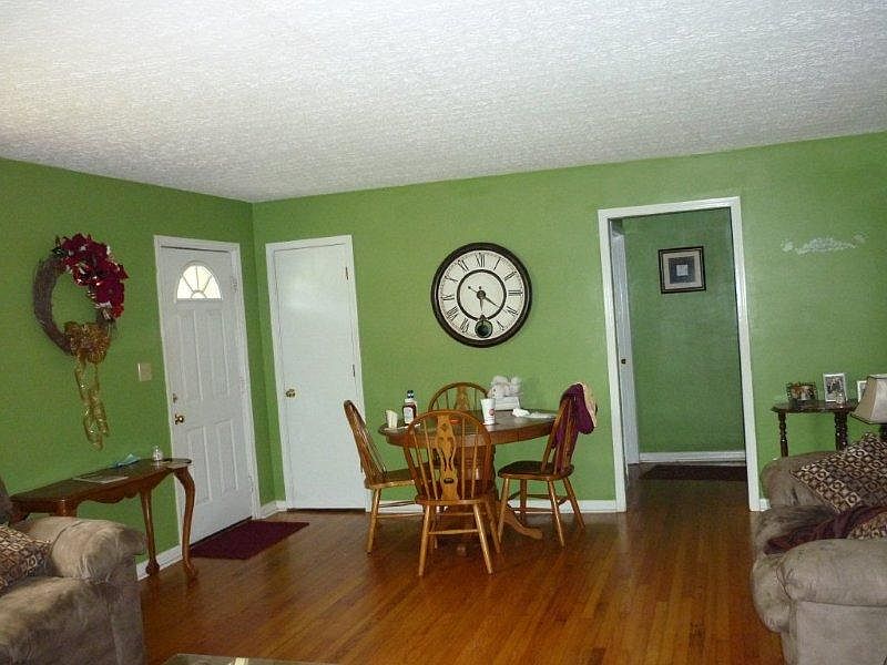 2nd image of 455 Bellevue Ave