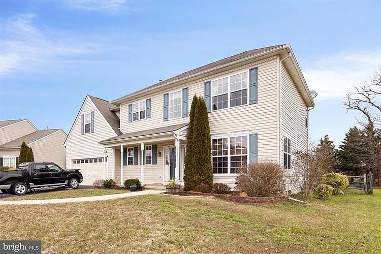 1st image of 44 Silver Lake Dr