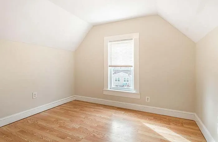 27 Astor St #2 — Photo 3