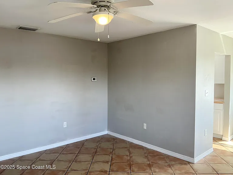 420 Monroe Ave #D202 — Photo 8