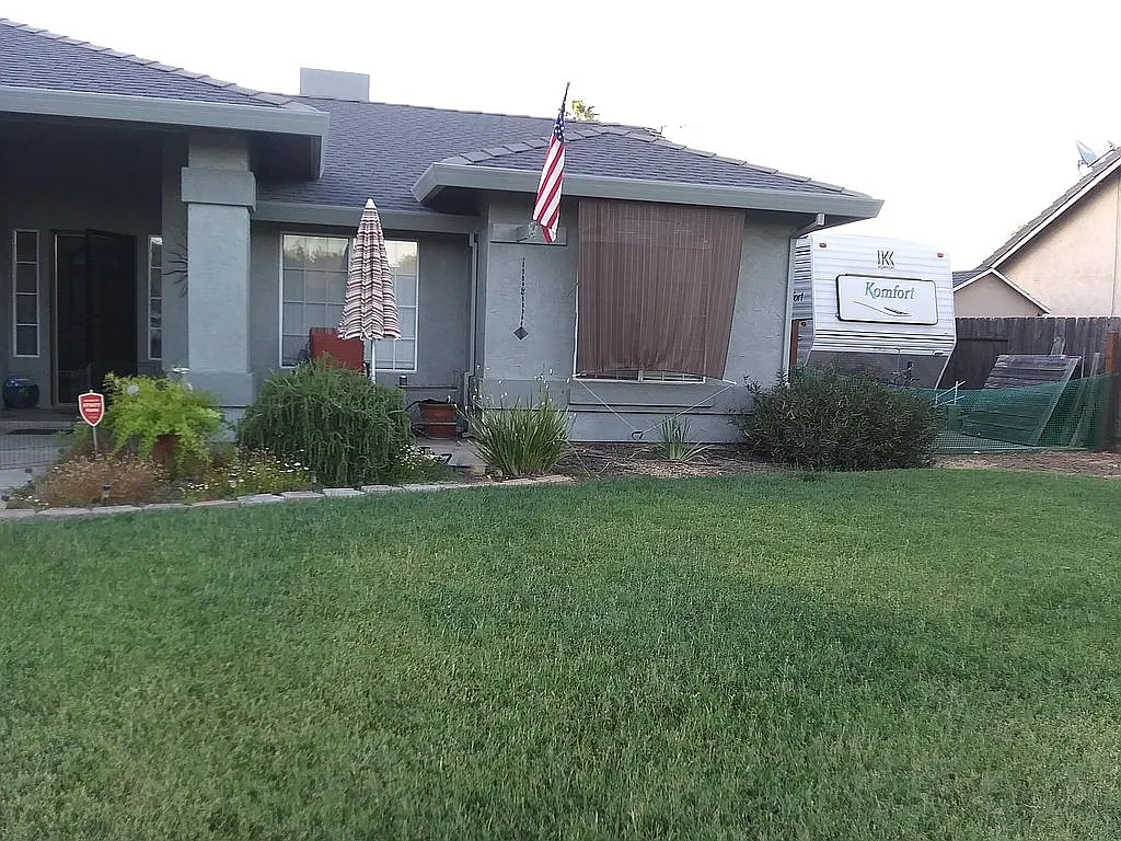 107 Waterfront Ct photo 1