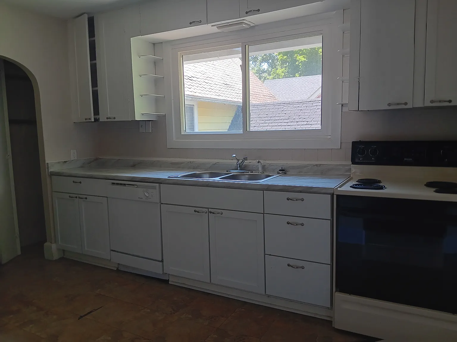 2 bed, $1,000 — Photo 2