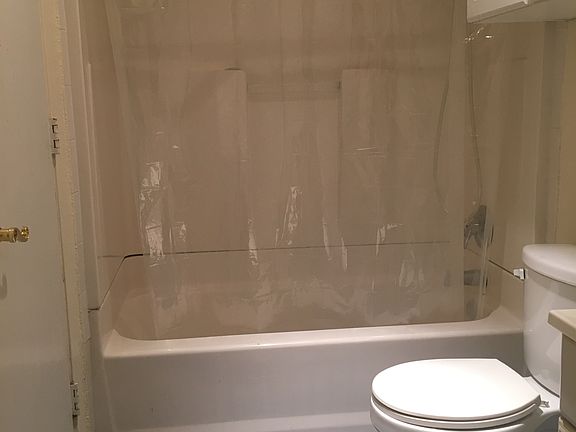 3rd image of 1825 Castle Dr
