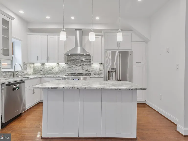1339 Corcoran St NW — Photo 18