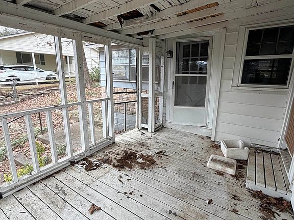 5th image of 512 7th Ave E