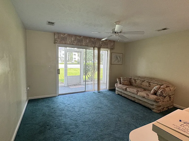 556 White River Dr #44B-1 — Photo 3