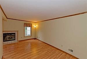 3rd image of 6 Deer Run Dr