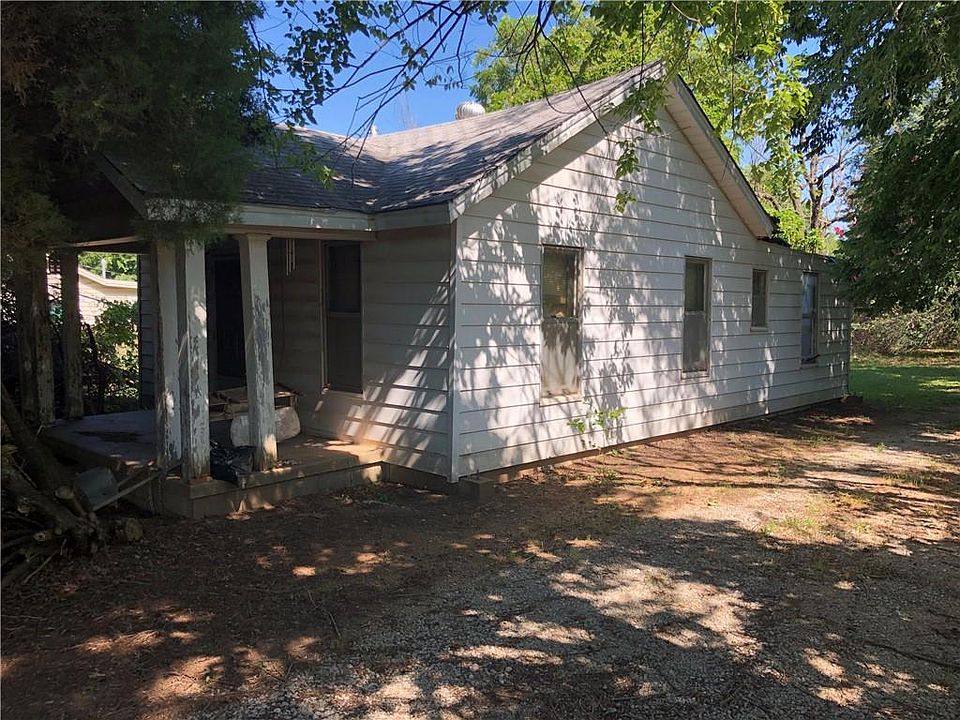 1st image of 9627 SE 4th St