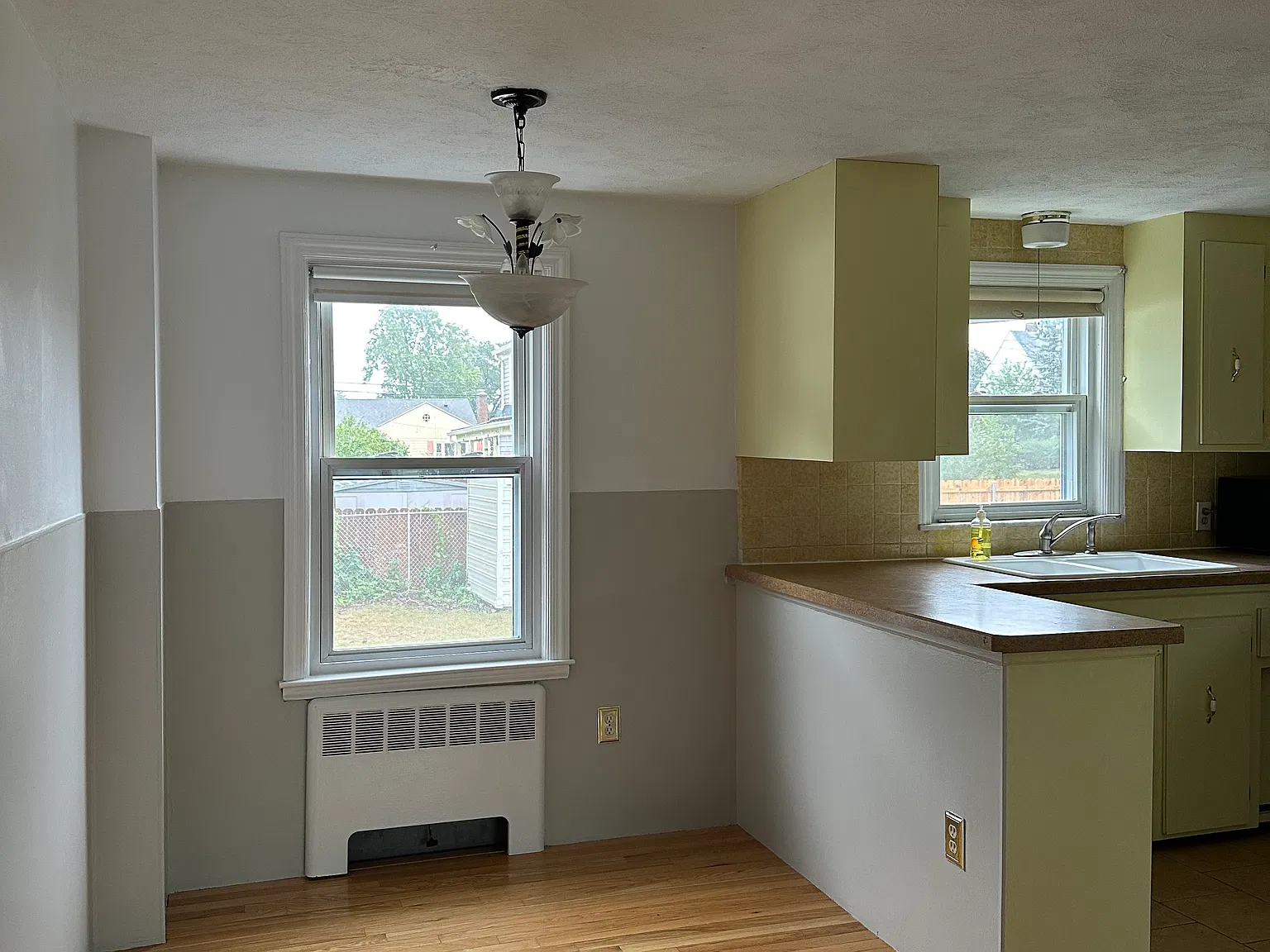 2 bed, 850 sqft, $1,900 — Photo 2