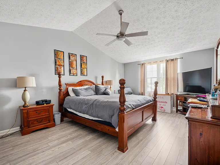 10007 Palmaire Pl — Photo 16