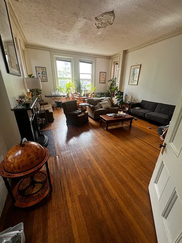 1 bed, 1.0 bath, $1,395 — Photo 2