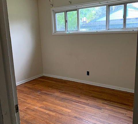 5th image of 603 Steahlin Ave