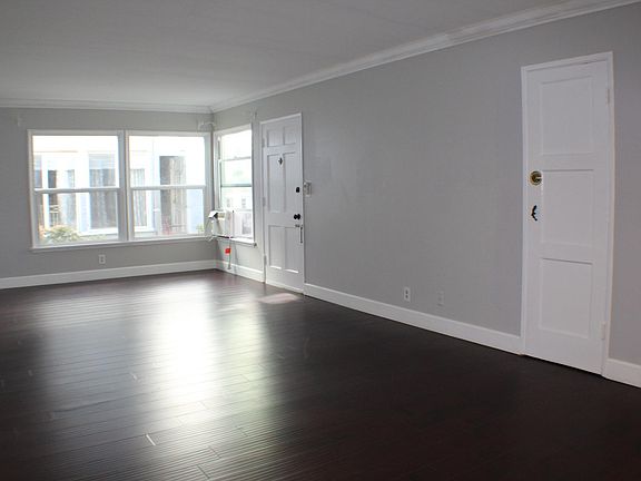 3rd image of 5331 Whitsett Ave APT 3