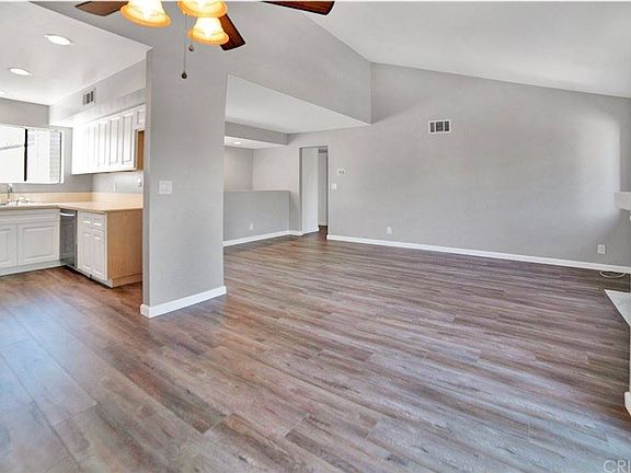 5th image of 27104 Hidaway Ave Unit 6