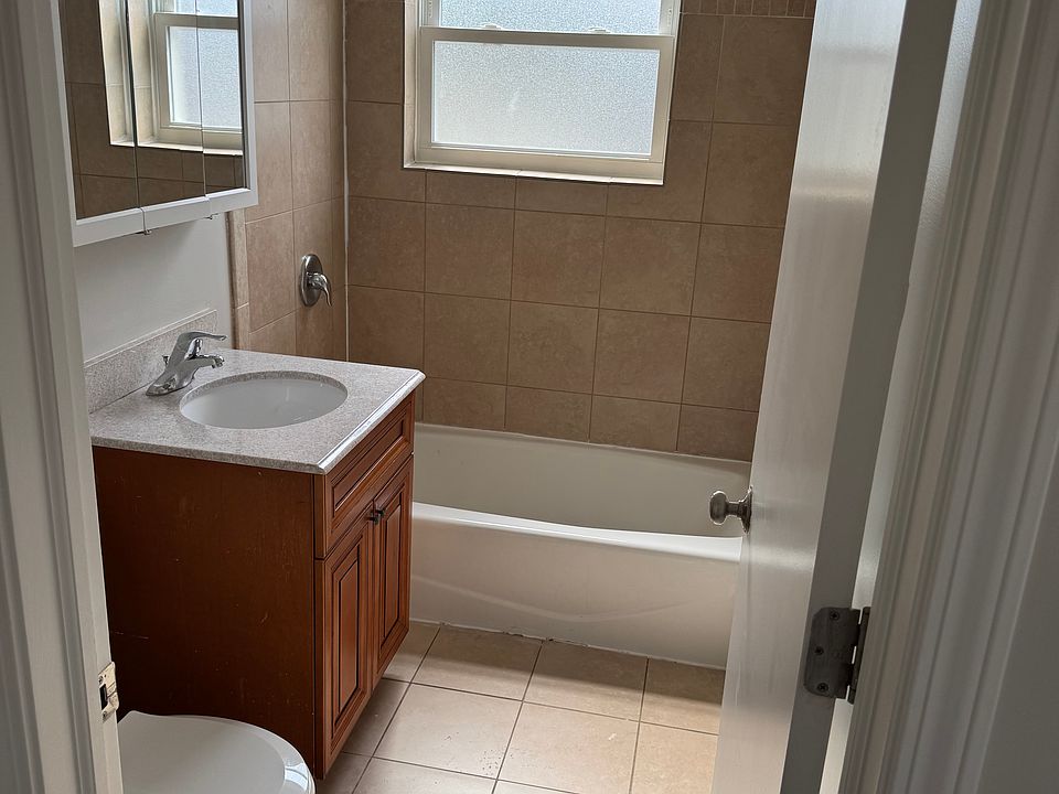 2nd image of 14439 Jefferson Ave APT 1S