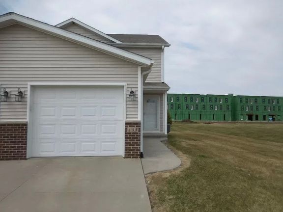 2nd image of 135 War Admiral Ln