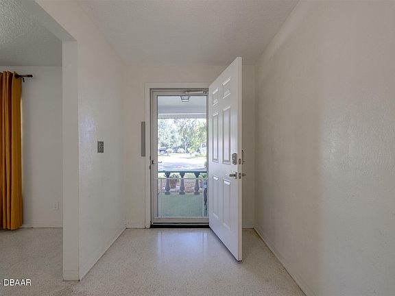 4th image of 126 Fairwood Cir