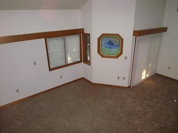 4th image of 203 Willowbend Ln