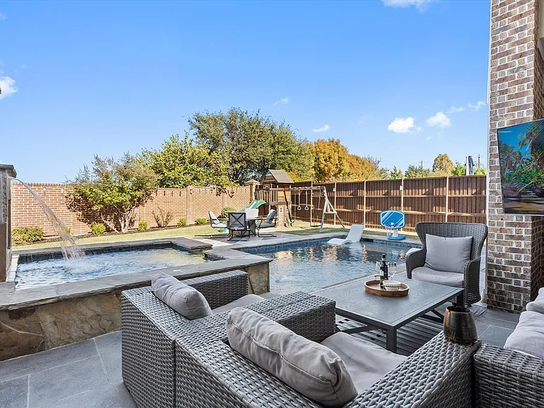 1506 Hennessey Dr — Photo 25