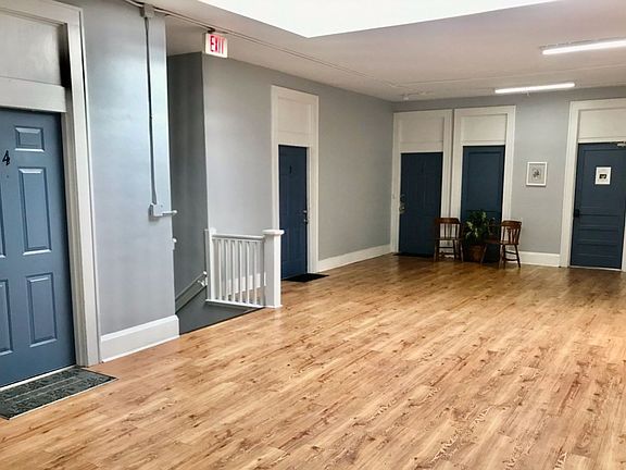4th image of 13 W Monument Ave #4