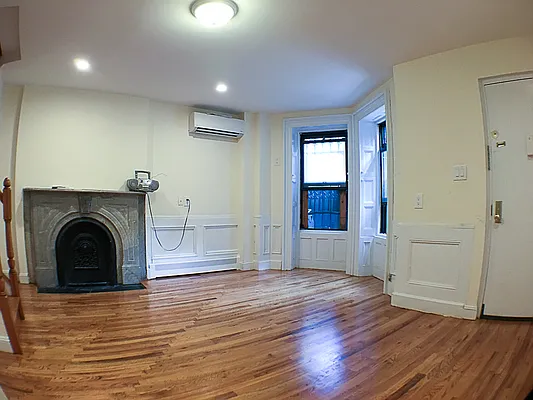 Rented by Francine Realty | media 29