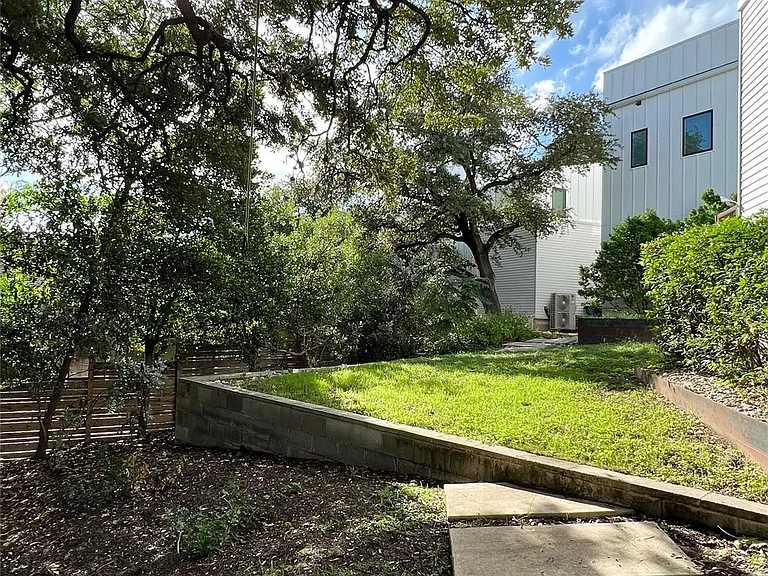 1204 Woodland Ave #B — Photo 12