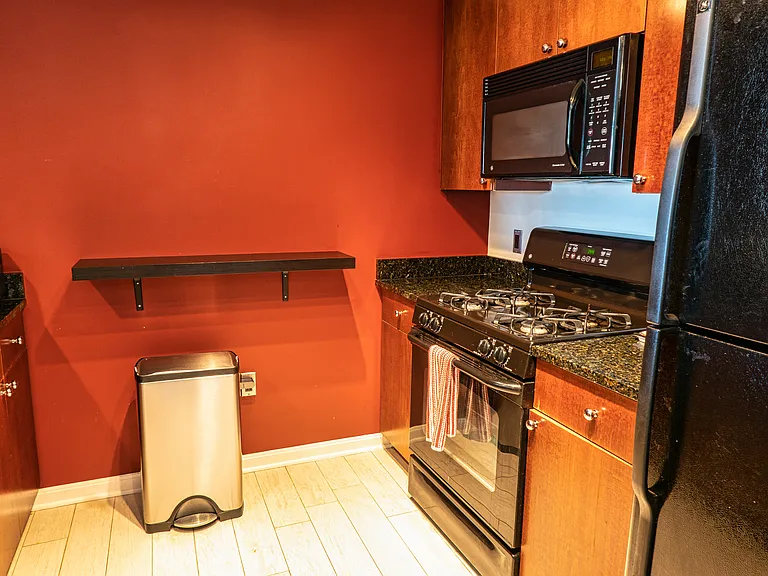 930 Wayne Ave #1307 — Photo 22