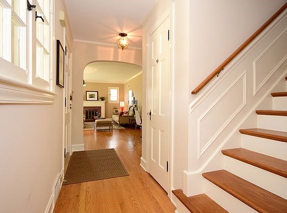 3rd image of 800 S Catherine Ave