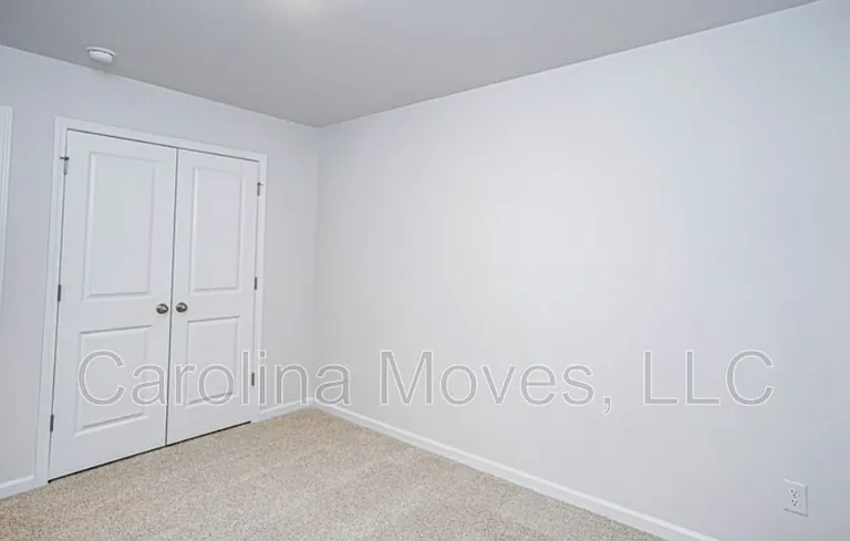 308 Sea Isle Pl — Photo 9