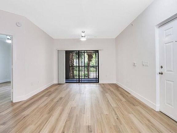 3rd image of 3023 Alcazar Pl APT 203