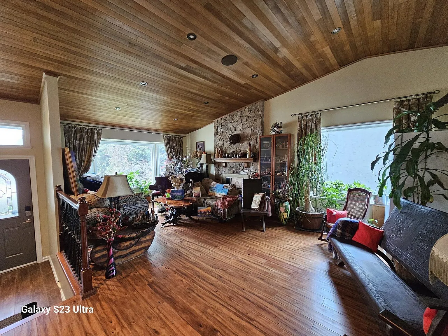 Cumberland St, New Westminster — Photo 4