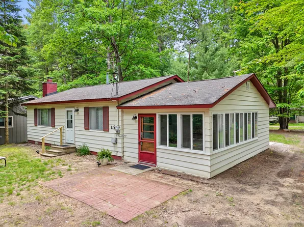 119 Clyde St, Roscommon, MI 48653