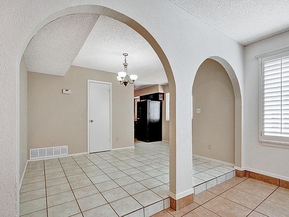 5th image of 11522 Jerry Lewis Way