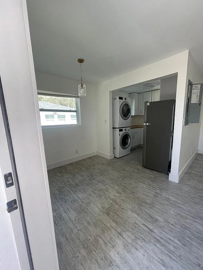 1 bed, 1100 sqft, $1,800 — Photo 2