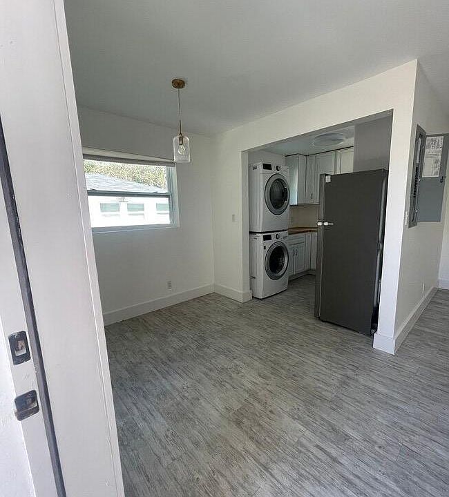 2nd image of 35 SW 6th St #3