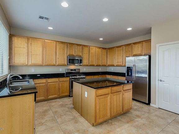 3rd image of 5225 W Spur Dr