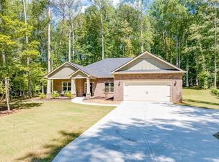 280 River Glen Dr, Jefferson, GA 30549