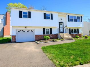 185 Daniel Rd, Hamden, CT 06517