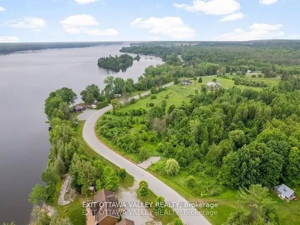877 Lacroix Bay Rd, Whitewater Region, ON K0J 2L0