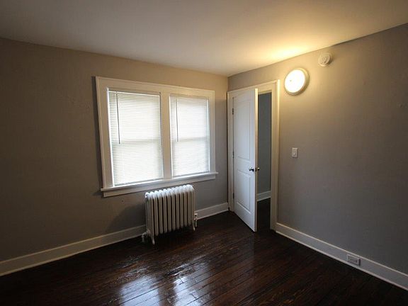 5th image of 702 4th St NW